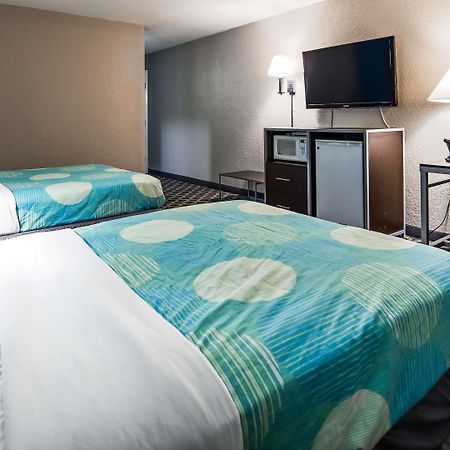 Travelodge By Wyndham San Antonio Downtown Northeast Екстериор снимка